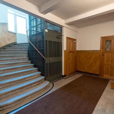 2ndhomes Stylish & Renovated 1br With Good Location
