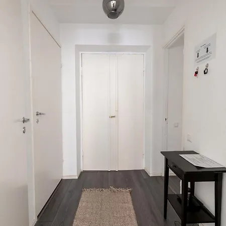 2ndhomes Stylish & Renovated 1br With Good Location Апартаменты *